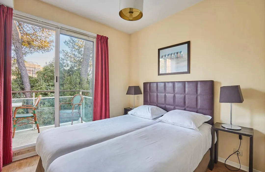 Appart'hôtel Odalys City - Antibes Olympe-1